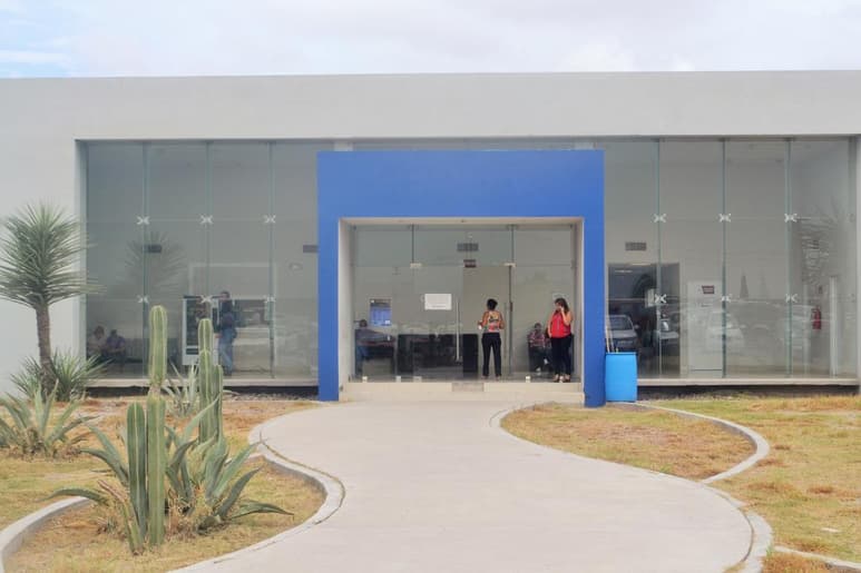 Tras recabar la evidencia necesaria, trasladaron el cadáver a las instalaciones del Servicio Médico Forense. (ARCHIVO)