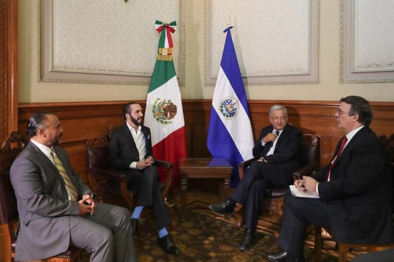 El presidente Andrés Manuel López Obrador se reunirá el próximo jueves con su homólogo de El Salvador, Nayib Bukele, con quien revisará el Plan Integral de Desarrollo para Centroamérica. (ARCHIVO)
