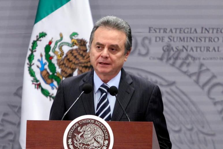 El pasado 2 de junio, en un comunicado el exsecretario de Energía, Pedro Joaquín Coldwell, solicitó a la FGR que lo cite a declarar por la compra de Fertinal y explicó que su nombre aparece, junto con el de otros exmiembros del Consejo de Administración de Pemex, relacionado con las indagatorias que realiza la Fiscalía por la adquisición de la planta de Agro Nitrogenados, que la Auditoría Superior de la Federación (ASF) observó en condiciones inservibles. (ARCHIVO)