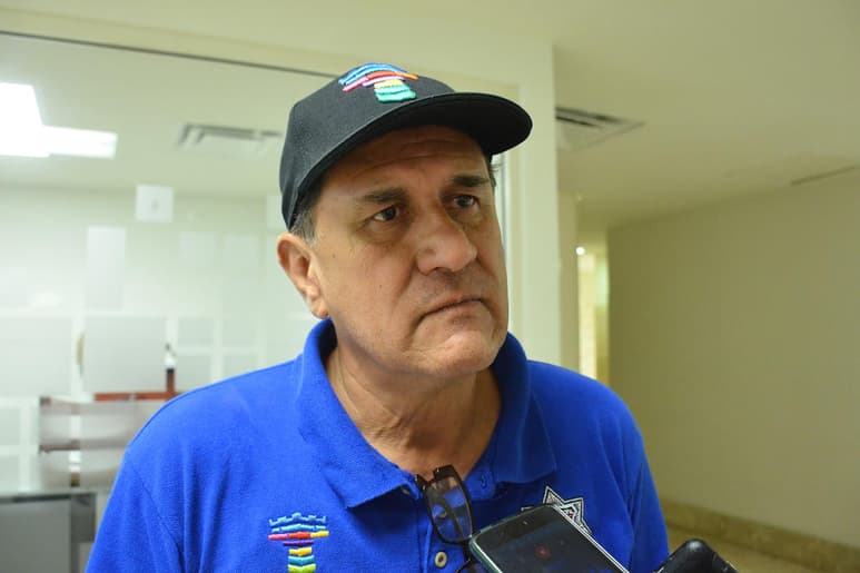 El jefe de Tránsito señaló que en toda la ciudad se mantiene una vigilancia constante, lo que incluso ha generado que se reduzcan los números generales de percances y hasta de personas fallecidas a causa de los mismos. (FERNANDO COMPEÁN)