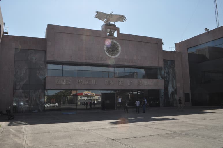 A nivel nacional, un 60 por ciento de los servidores públicos no tienen escolaridad o alcanzan, como máximo, el nivel básico.