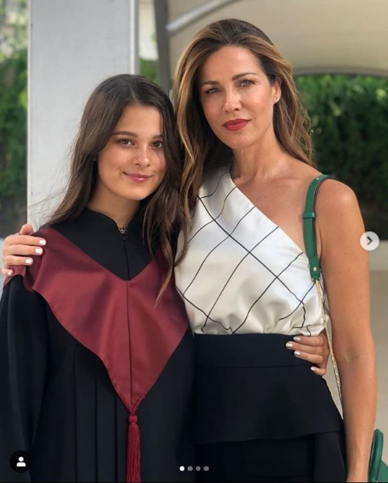 Orgullosa. Su madre, Jaydy Michel, no dejó pasar la celebración y subió algunas fotos donde se le ve al lado de su hija. (ESPECIAL)