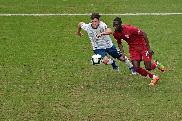 Las condiciones del pasto en la Copa América han recibido una serie de críticas tanto por parte de jugadores como de entrenadores. (AGENCIA)