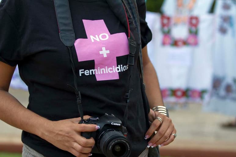 La directora del Observatorio Ciudadano del Feminicidio en Yucatán, Adelaida Salas Salazar, consideró que el trabajo de la Comisión Nacional de Derechos Humanos (CNDH) ya ha sido rebasado por la realidad que se vive en el interior del país. (ARCHIVO)