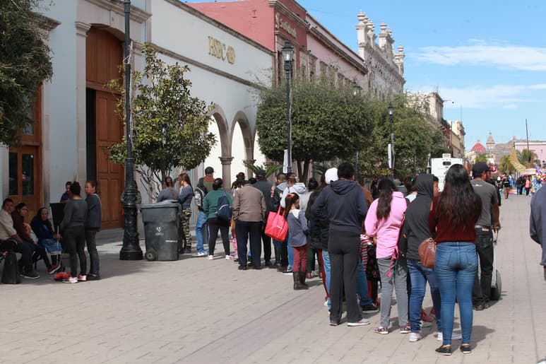 La remodelación o ampliación de sucursales bancarias se darán debido a que cada vez son más usuarios solicitando el servicio. (EL SIGLO DE TORREÓN)