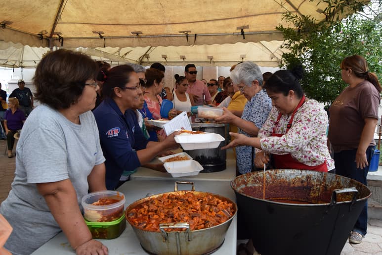 Por primera ocasión en la parroquia del Sagrado Corazón se ofreció la reliquia, por la celebración.