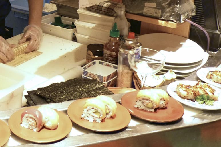 Las cantidades de res y pollo que son ingeridas resultan mínimas dentro de esta dieta. (ARCHIVO)