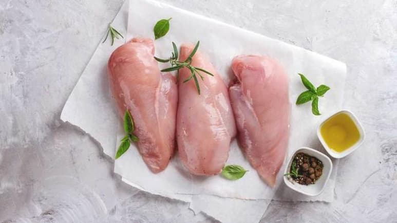 Consumir altos niveles de carnes rojas o blancas da como resultado niveles más altos de colesterol. (ARCHIVO)
