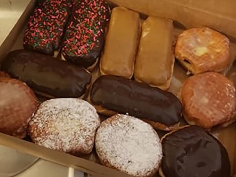 'No se sabe nada sobre el destino de las donas', bromea la publicación de la policía. (INTERNET)