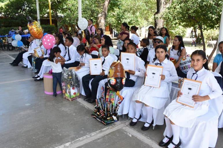 Se graduaron 11 alumnos de la primaria en el internado Francisco Zarco, que atiende a menores en situación vulnerable. (EL SIGLO DE TORREÓN)