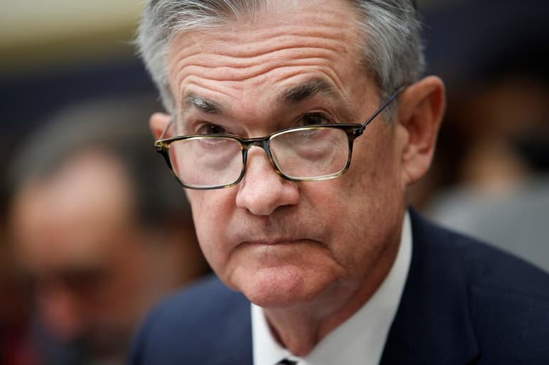 En su intervención, el presidente de la Fed subrayó hoy que 'las incertidumbres en torno a las tensiones comerciales' y la 'preocupación acerca de la fortaleza de la economía global' siguen 'pesando' sobre la economía nacional. (EFE)
