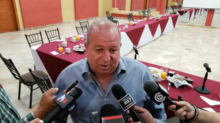 Anselmo Elizondo Dávila, titular de la Dirección de Obras Públicas del municipio de Piedras Negras, dio a conocer algunas de las obras que se habrán de realizar durante el segundo semestre del año y que corresponde al programa de obras del 2019. (EL SIGLO)