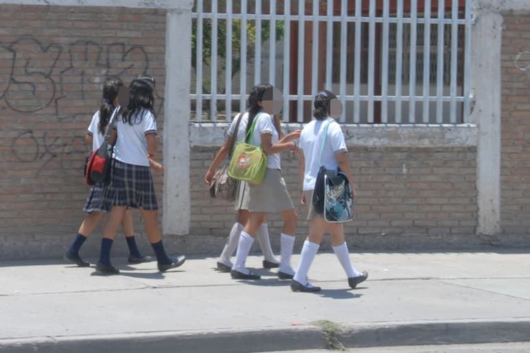 Termina ciclo escolar 2018-2019 con 36 menores de 15 años de edad en estado de gestación. (ARCHIVO)