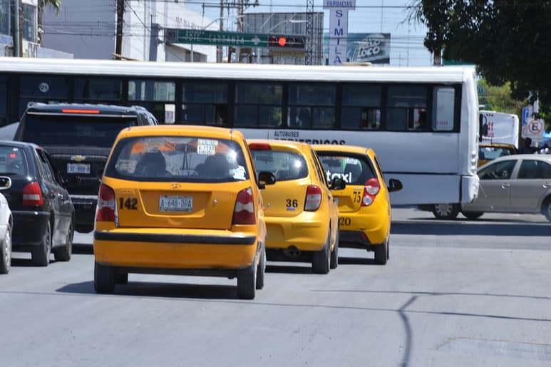 Afirma el secretario del Ayuntamiento, Sergio Lara Galván, que no se tolerarán abusos del transporte público hacia la ciudadanía. (EL SIGLO DE TORREÓN)