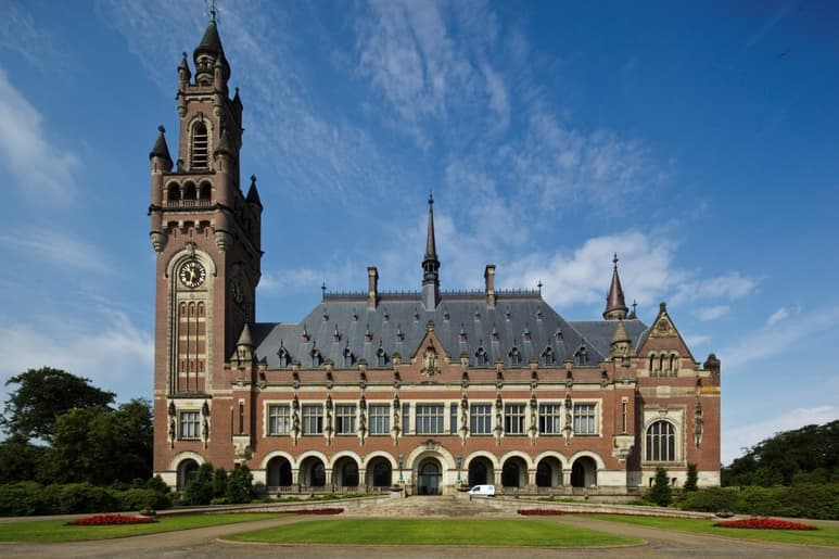 El alto tribunal de la ONU concluyó, por quince votos a uno, que Pakistán violó la Convención de Viena. (ARCHIVO)