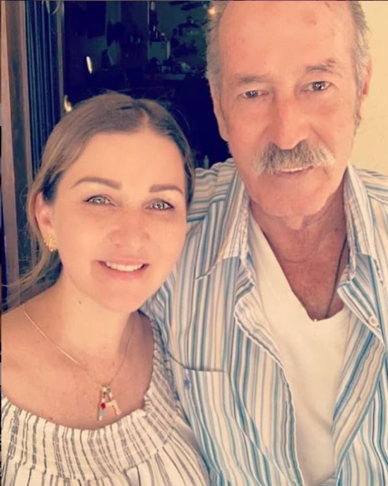 Familia. Édgar es hijo del señor Víctor Villarreal, a quien la artista le dedicó un cariñoso mensaje. (ESPECIAL)
