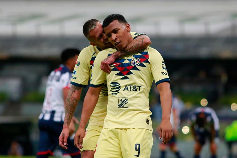 Las Águilas 'vuelan' sobre Rayados