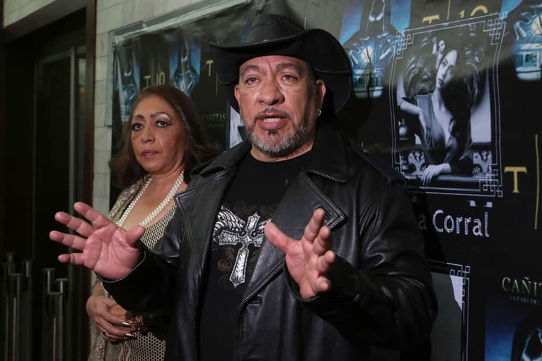 Pleito. Carlos Trejo comparte los supuestos abucheos para Adame en un evento.