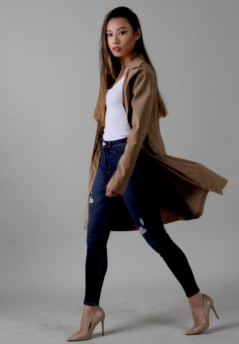 La joven de 20 años nacida en China reveló en su cuenta de Twitter que el concurso Miss World America (MWA) le mandó una carta donde se le acusa de ser racista, islamófoba e insensible y por lo consiguiente se le retiraba el título y la corona que habría ganado el pasado 14 de julio. (TWITTER)
