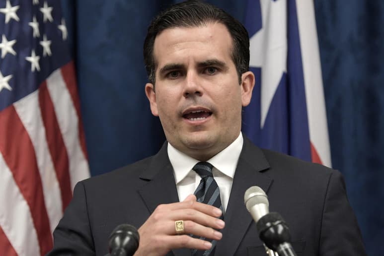 El gobernador anunció la noche de este miércoles, tras dos años y medio en el poder, su dimisión efectiva a partir del 2 de agosto. (ARCHIVO)