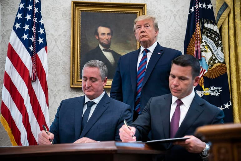 El presidente Donald Trump pidió a la prensa que entrara en el Despacho Oval de la Casa Blanca.