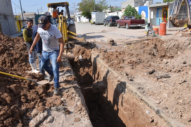 Los drenajes es uno de los graves problemas del Municipio, no obstante el Estado dice que ya se atiende ese problema mediante el programa 'Vamos a Michas'. (EL SIGLO DE TORREÓN)