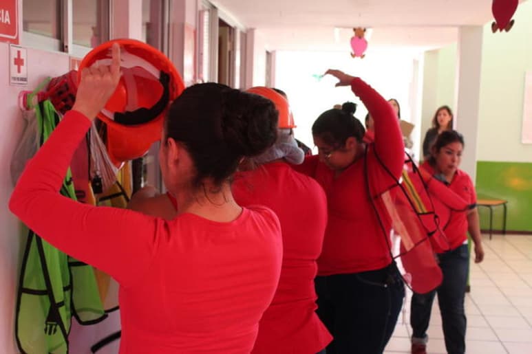 Cada 15 días debe practicarse un simulacro con diversas hipótesis de riesgo. (CORTESÍA)