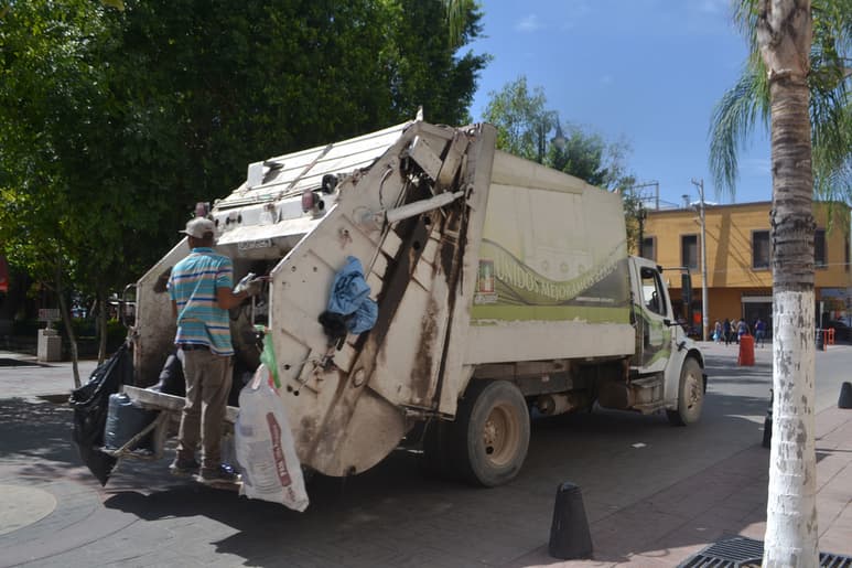 Dicen que se ha retrasado el servicio de recolección de basura en el municipio de Lerdo. (EL SIGLO DE TORREÓN/ANGÉLICA SANDOVAL)