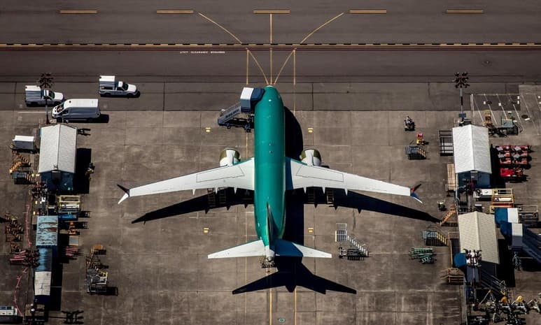 La agencia, agregaron, no debió haber aprobado el software llamado MCAS, que según expertos pudo ser un factor clave en la caída fatal de dos aviones. (ARCHIVO)