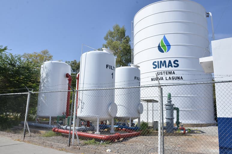 Afirman que, a pesar de que algunos pozos en Torreón tienen altos niveles de arsénico, se sigue ofreciendo agua a la ciudadanía dentro de la norma, esto gracias a los filtros a pie de pozo. (FERNANDO COMPEÁN)