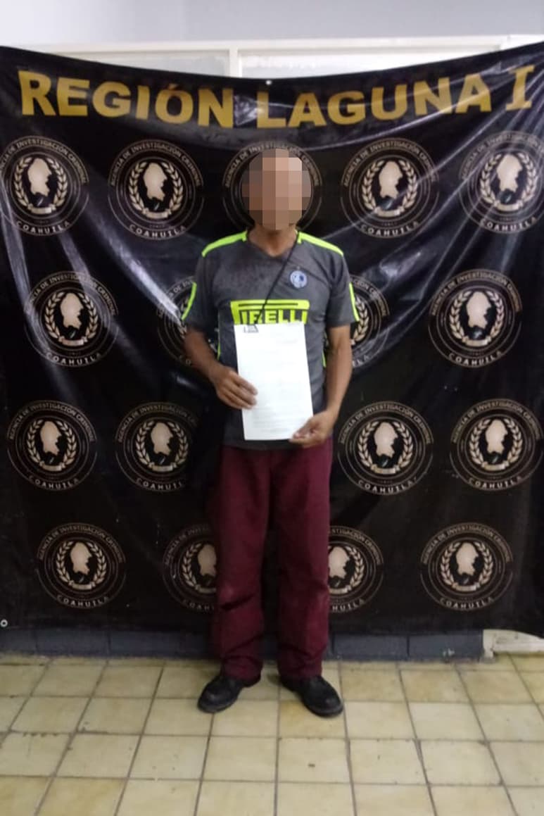Denuncian a vecino por violar a pequeño de siete años; agentes de la Fiscalía realizaron la detención. (EL SIGLO DE TORREÓN)