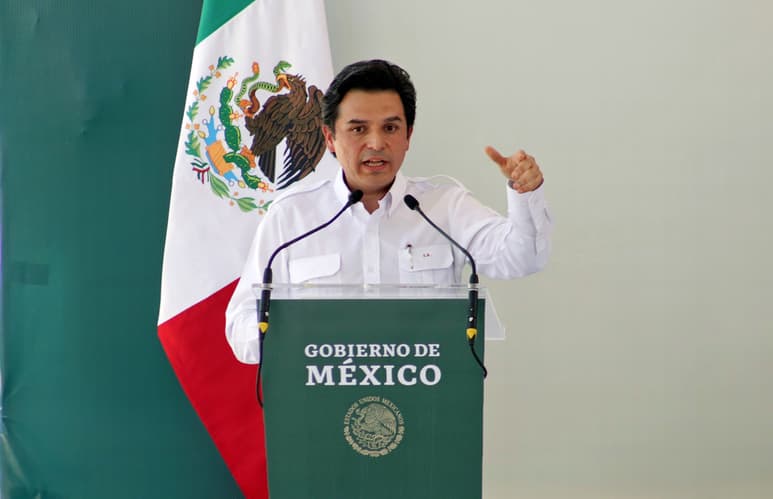 Robledo, reconoció que nuestro país tiene el reto de 390 mil niñas y adolescentes que se convierten en madres.