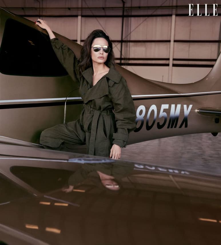 Vanguardista. Angelina aparece en varias fotografías de la revista Elle de Londres. (ESPECIAL)