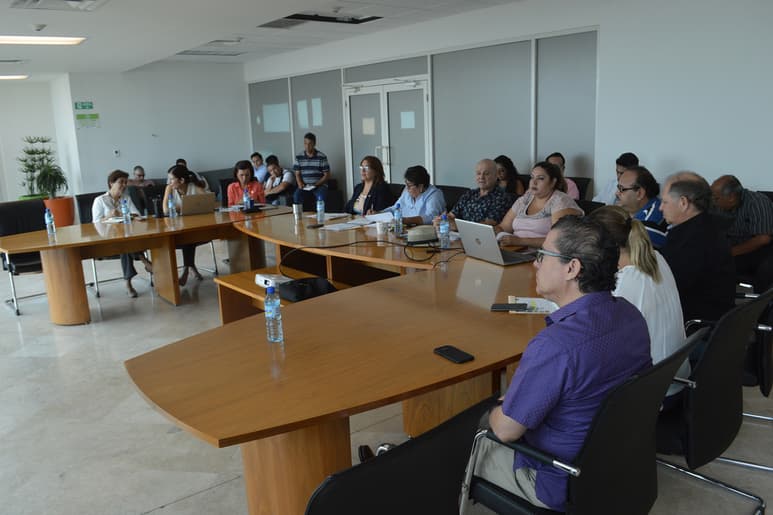 La sesión de la Comisión no duró más de 15 minutos porque no pudieron ponerse de acuerdo de inicio en los temas del orden del día. (EL SIGLO DE TORREÓN)