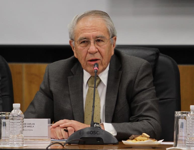 El Gobierno de la República está “firmemente convencido” de que la forma de alcanzar el acceso universal a la salud, de manera no segmentada, es mediante la atención primaria como una “pieza esencial”, con su bastión fundamental de equidad, calidad y seguridad. (NOTIMEX)