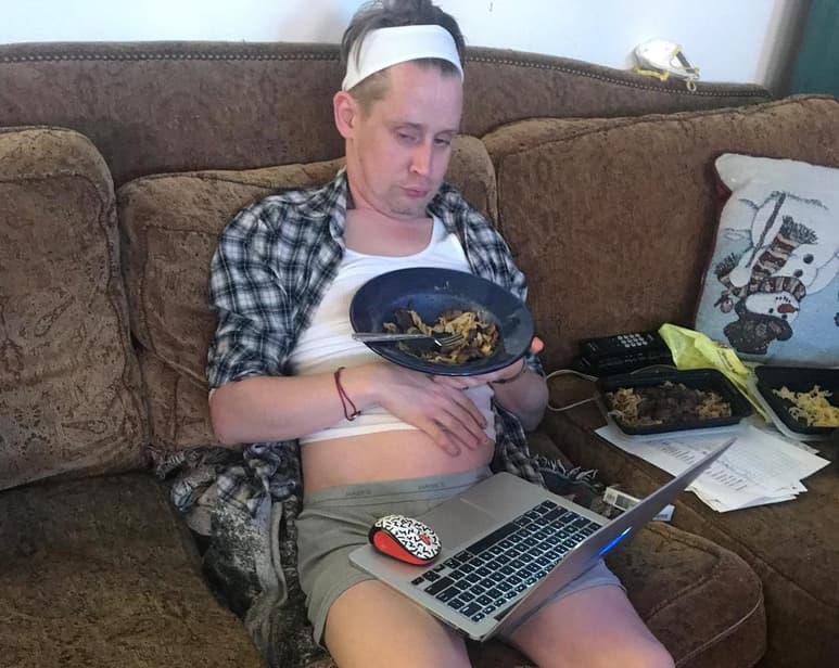 Las cintas ambientadas en Estados Unidos trajeron para Macaulay fama y fortuna a la edad de 10 años. (TWITTER)