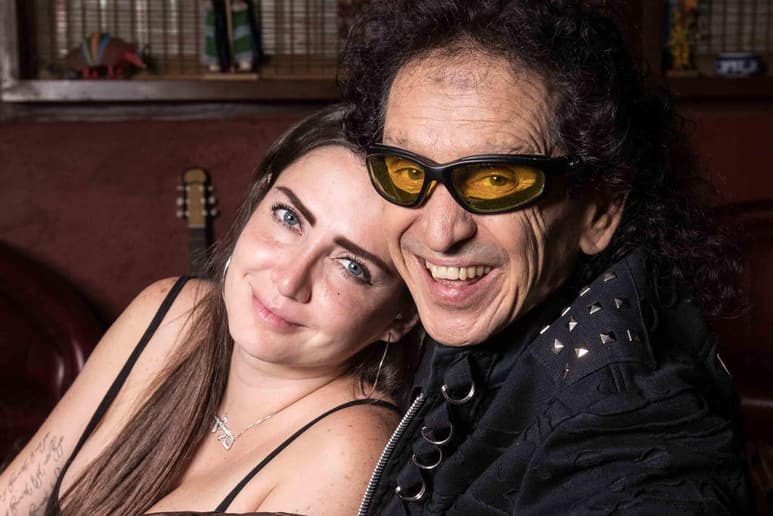 El cantante está orgulloso de que su hija Celia Lora tenga muchos seguidores en las redes sociales y que sea del interés público, porque gracias a ello le está abriendo nuevas oportunidades de trabajo y tiene muchos proyectos exitosos. (ARCHIVO)