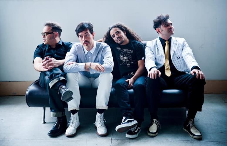 Ya no lo tocan. La canción La ingrata quedó fuera del repertorio de la banda Café Tacvba pues su contenido resultaba inadecuado ante un tema tan sensible como lo son los feminicidios.