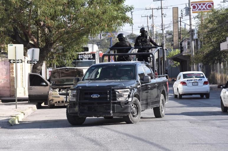 Los civiles dispararon contra la unidad policíaca, cuyos agentes repelieron la agresión. (EL SIGLO COAHUILA)