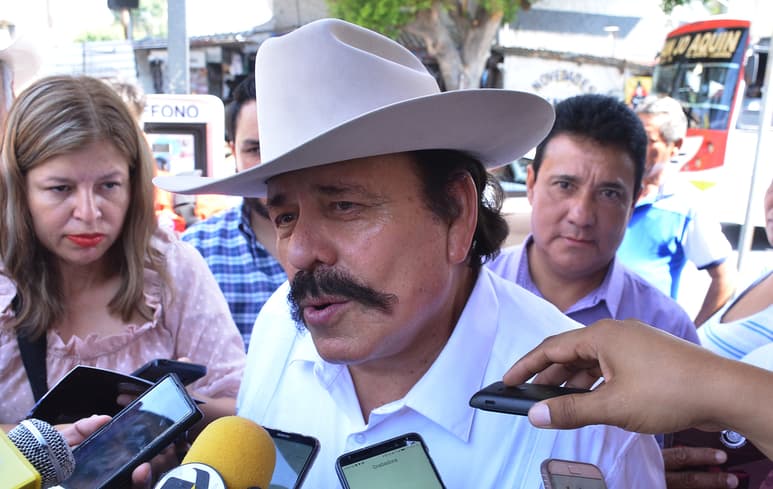 El senador dijo que recibió denuncias de que en la región se le ha negado el medicamento a pacientes que padecen cáncer.