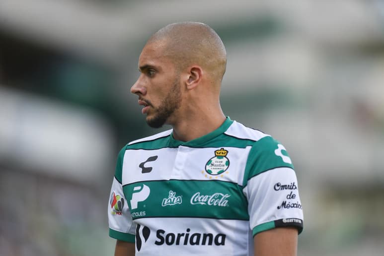 La directiva de Santos Laguna considera injusta la sanción para el zaguero brasileño. (EL SIGLO DE TORREÓN)