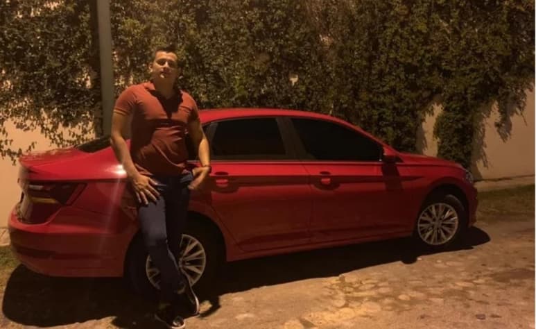 Señala que un principio sintió mucho coraje ya que su automóvil es un jetta modelo 2019, pero al día siguiente prefirió tomar el hecho 'con cura', reírse y no darle importancia. (ESPECIAL)
