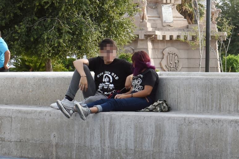 Los programas encaminados a la construcción de relaciones sanas y sexualidad responsable pueden brindarse en las escuelas. (BEATRIZ A. SILVA)