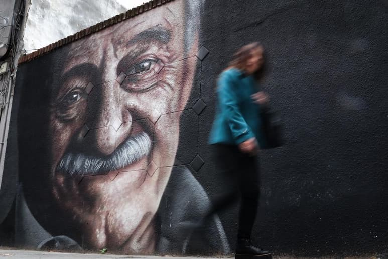 En contra. Amigo de Benedetti se opone a renombrar una calle por el poeta en el centro de Montevideo. (ARCHIVO)