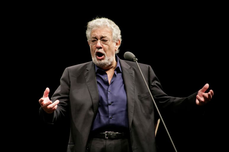 El tenor español Plácido Domingo ha llegado al Festival de Salzburgo, donde el próximo domingo actuará por primera vez desde la reciente publicación de acusaciones de acoso sexual. (ARCHIVO)
