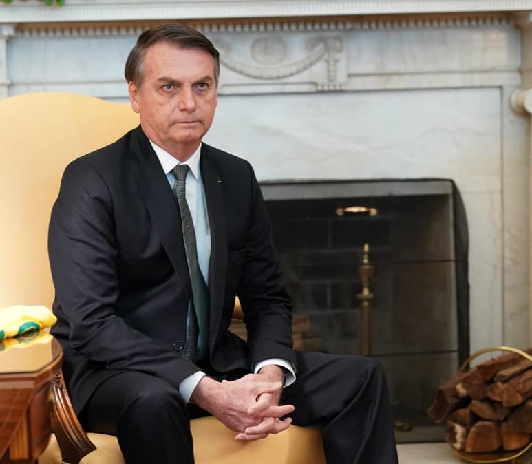 El presidente de Brasil, Jair Bolsonaro, acusó a los gobernadores del norte de estar “conspirando” con el aumento de la deforestación y el incendio en el Amazonia. (ARCHIVO)