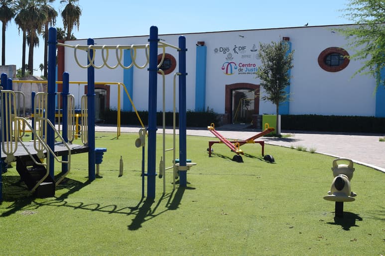La Ley General de los Derechos de los Niños y Adolescentes establece 22 derechos que se deben cuidar en los menores.