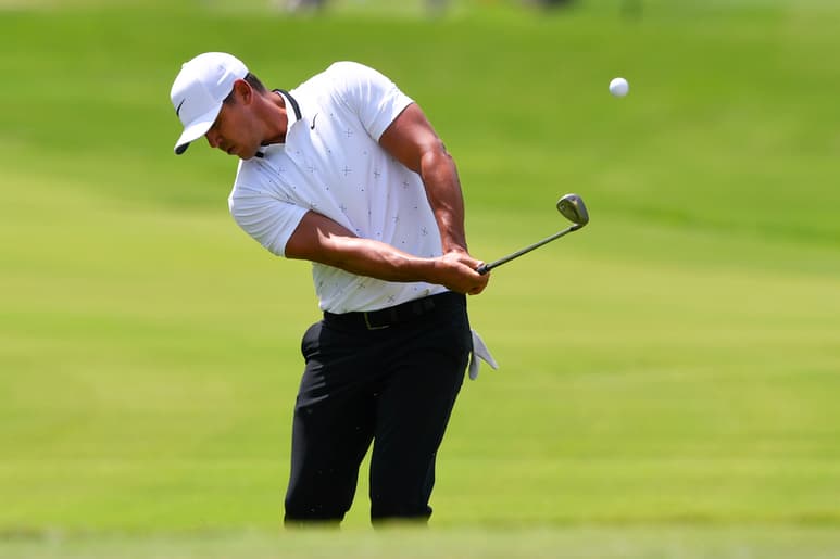 Brooks Koepka logró un birdie en el último hoyo de la segunda ronda y se colocó -13, con un golpe de ventaja sobre Thomas y McIlroy.