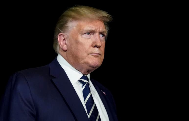 Trump anunció que a partir del 1 de octubre incrementará los gravámenes sobre 250 mil millones de dólares de bienes y productos del 25 % al 30 %.
(EFE)