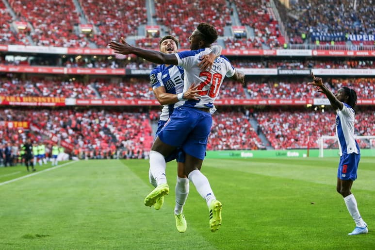 Porto se impuso este sábado por 0-2 al Benfica, en un clásico en el que los delanteros Zé Luís y Marega decantaron la contienda para los blanquiazules. (EFE)
